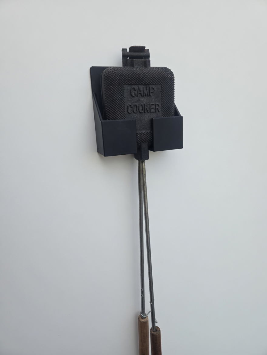 Single Cast Iron Pie Iron Wall Mount